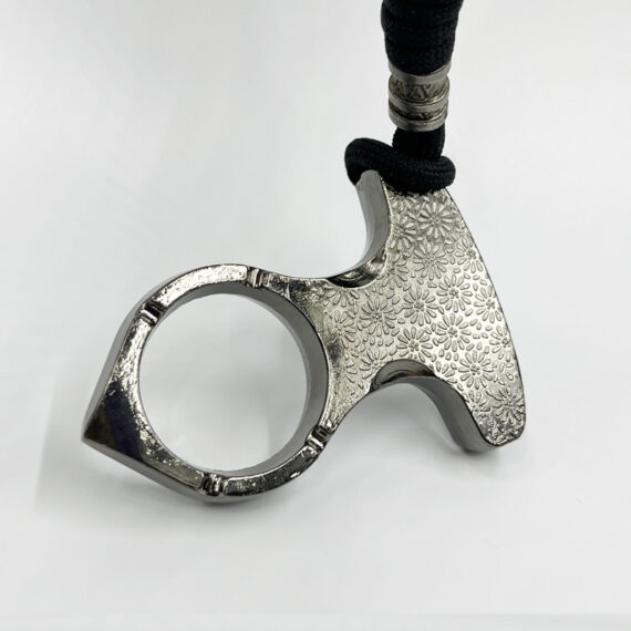 Flower-Shaped Keychain Portable Self-Defense & Window-Breaking Knuckle Device 2