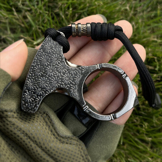 Flower-Shaped Keychain Portable Self-Defense & Window-Breaking Knuckle Device outdoor