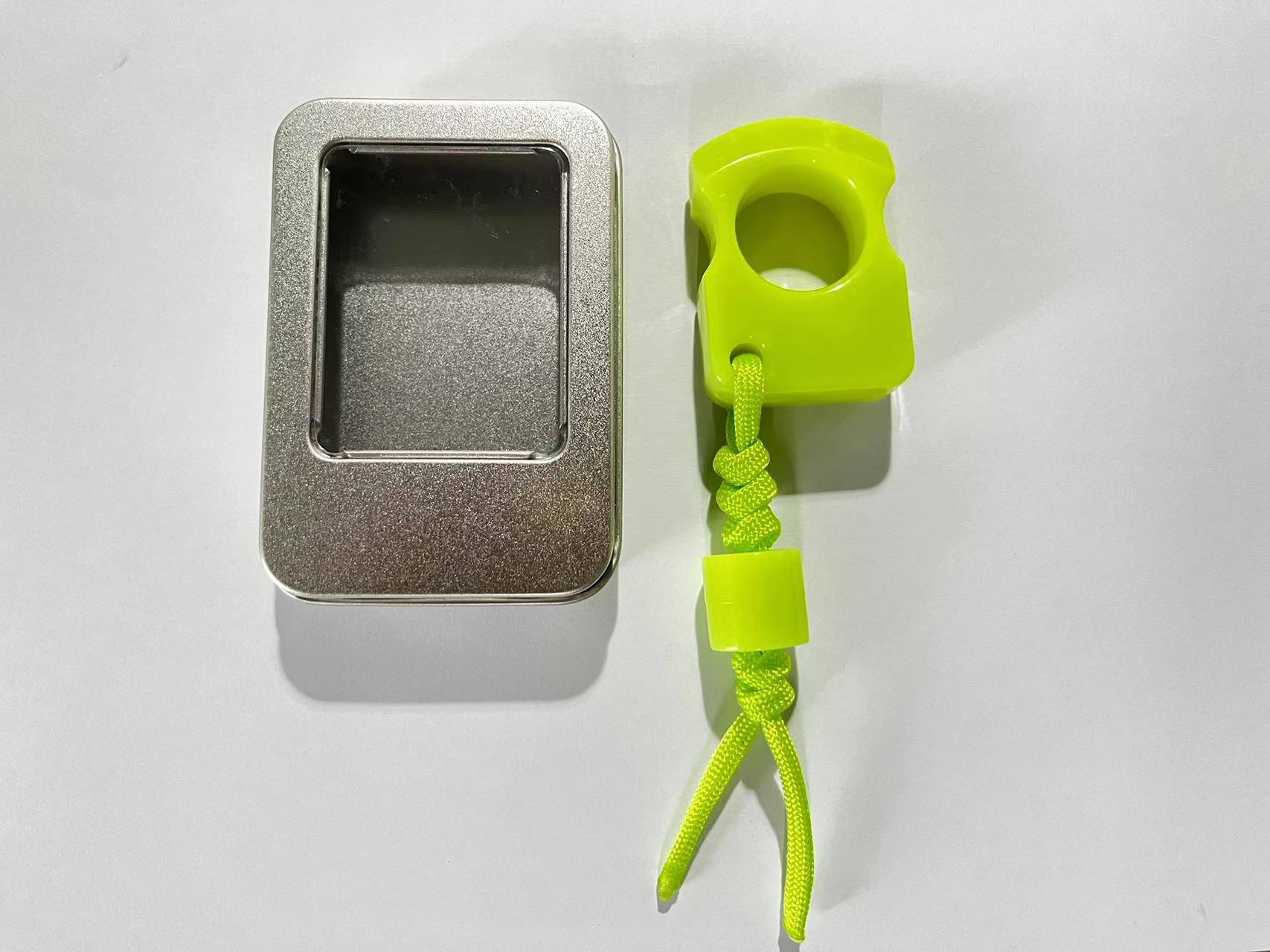 Green Women Self-Defense Glow-in-the-Dark Single-Finger Plastic Knuckle Guard Keychain Attachment