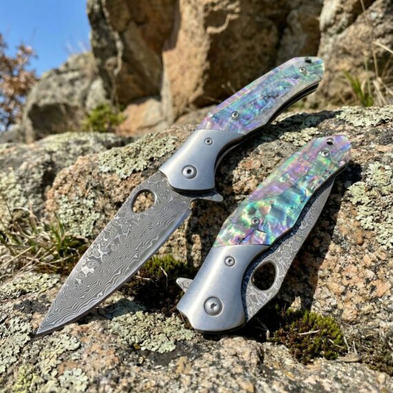 Colorful Shell Handle Damascus VG10 Outdoor Pocket Knife