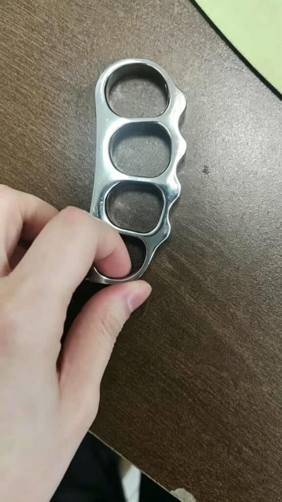 Heavy-Duty Stainless Steel Pea Pod Knuckle Duster (2)