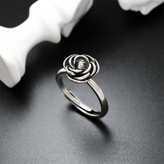 Dark Rose Women's Anti-Attack Rotating Ring