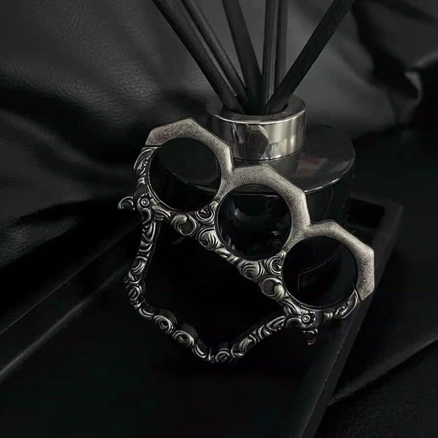 Antique Silver Electroplated Distressed Vine Knuckle Duster Keychain (3)