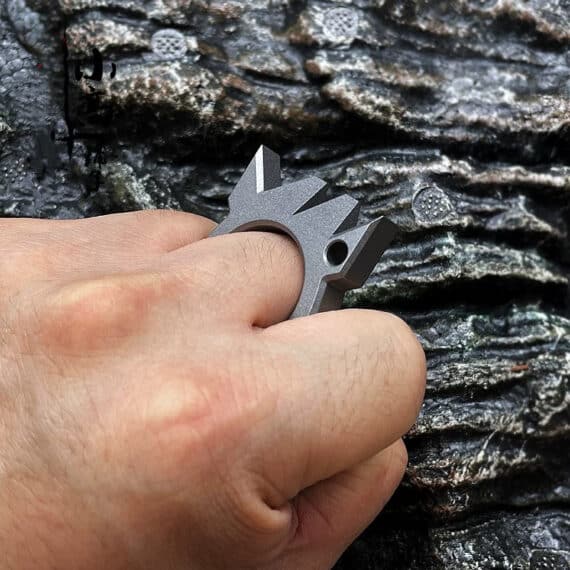 Shark Titanium Alloy EDC Multi-Tool Keychain (2)
